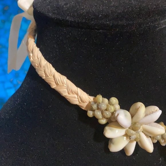 Hawaii Seashell headband or wear as a necklace 🌺 - Picture 3 of 4